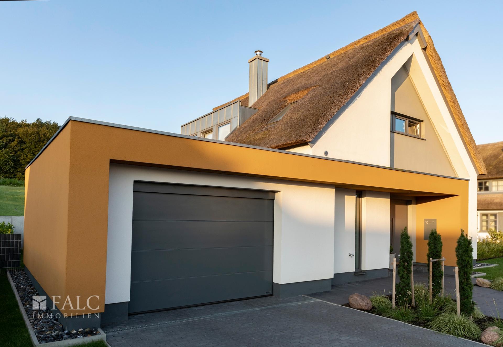 Einfahrt Garage